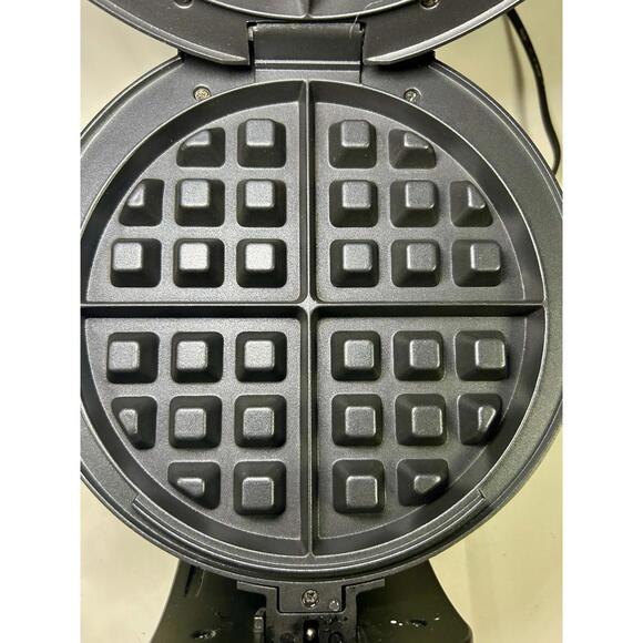 Bella Non-Stick Rotating Belgian Waffle Maker Model TSK-2126W - Picture 4 of 7